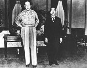 General MacArthur und Kaiser Hirohito
